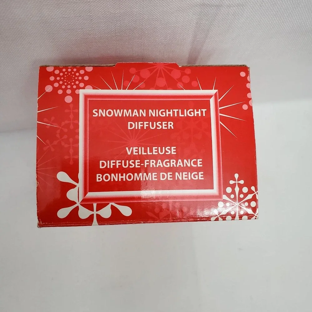 Vintage  Avon ☆  SNOWMAN Nightlight Diffuser ☆ Fragrance Scent Bottle ☆‎ NIB!